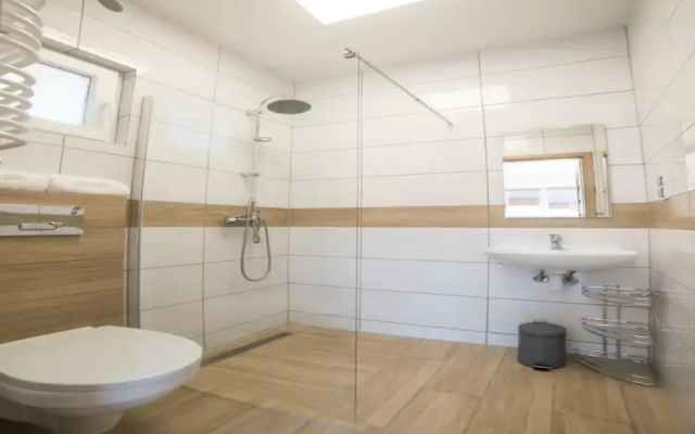 Spacious 3-room Apartment, Summer Pool