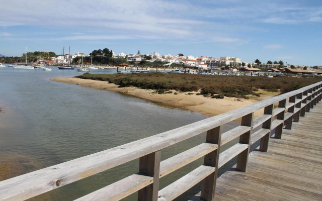 Villa Linda, Alto da Ria