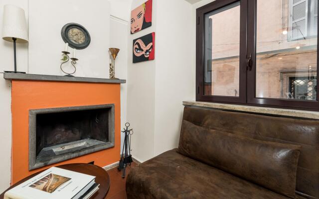 Minerva in Pantheon Apartment