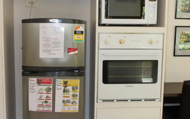 Australian Home Away Ringwood at Bardia