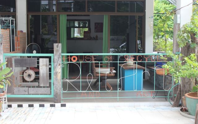 Rec Art House of Recycle Art
