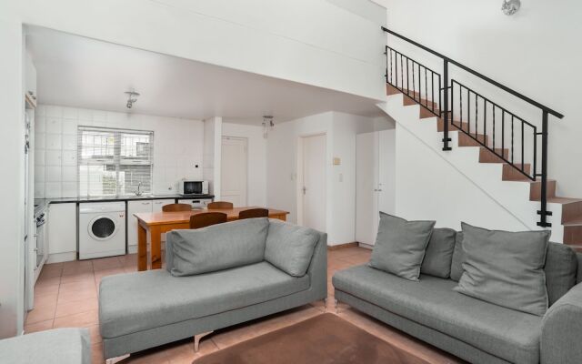 Courtyard on Higgo 6