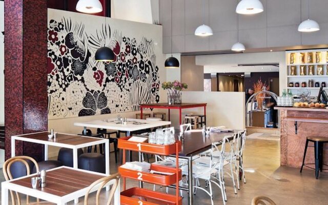 Saint Kilda Beach Hotel (formerly Rydges St Kilda)