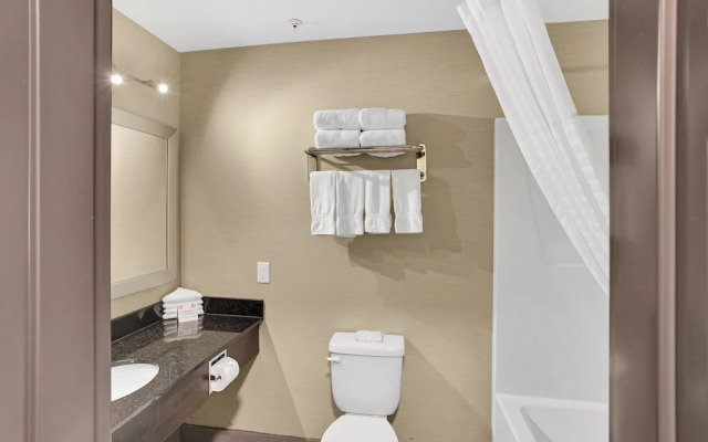 Duvernay Inn & Suites