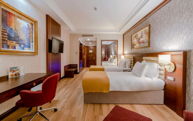 Wellborn Luxury Hotel