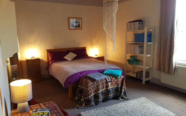 Lingdale 4 Bedroom House & Trundlebed Option