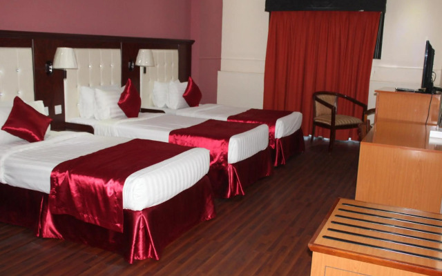 Grand Nova Hotel