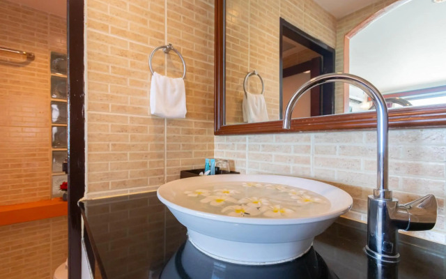 Aochalong Villa Resort & Spa