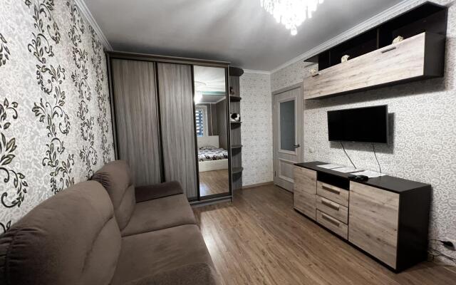 AlexHome (Alexhome) on Trudovaya street 19