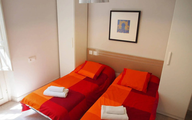 Feel Apartments Picasso Center