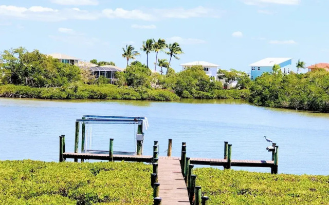 Blue Lagoon Estate