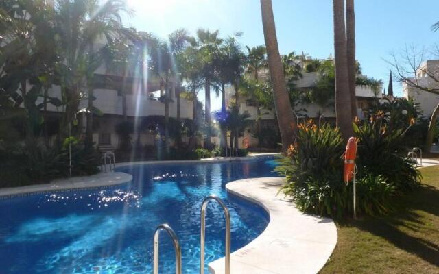 Fuente Aloha Apartment