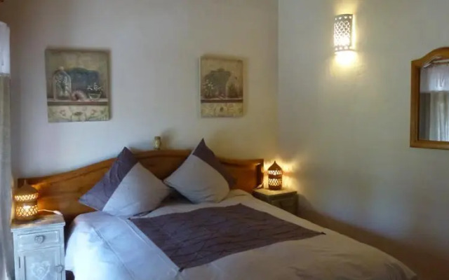 Château de Vèzes, Gîtes Source de Vie