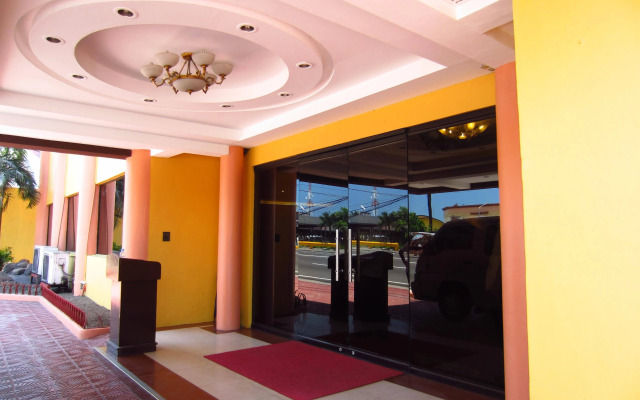 Grand Regal Hotel Bacolod