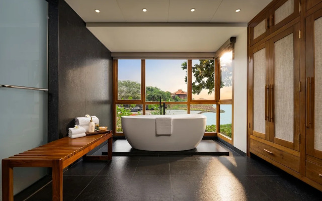 Taj Ganga Kutir Resort & Spa, Raichak