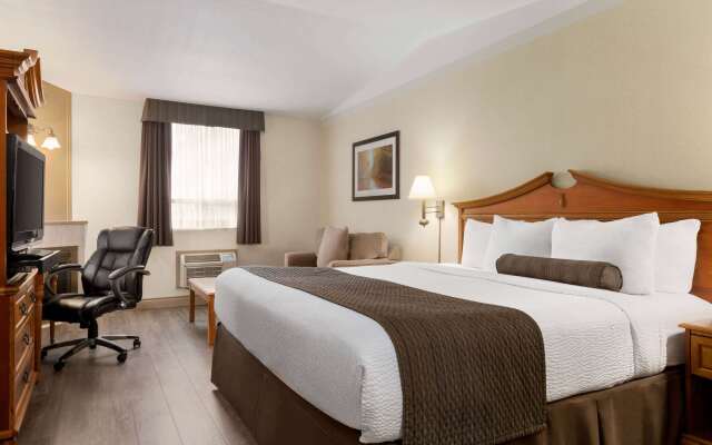 Days Inn & Suites by Wyndham Sault Ste. Marie ON