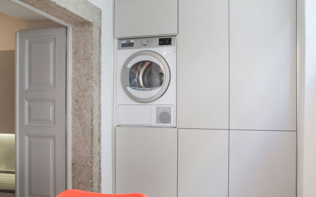 Great Location Close to the Metro