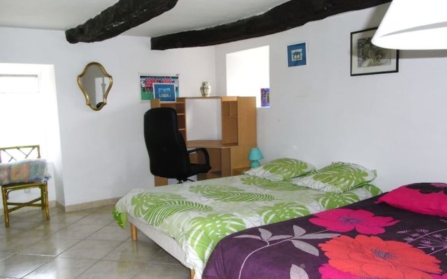 House With 3 Bedrooms in Pleumeur Bodou, With Furnished Garden and Wif