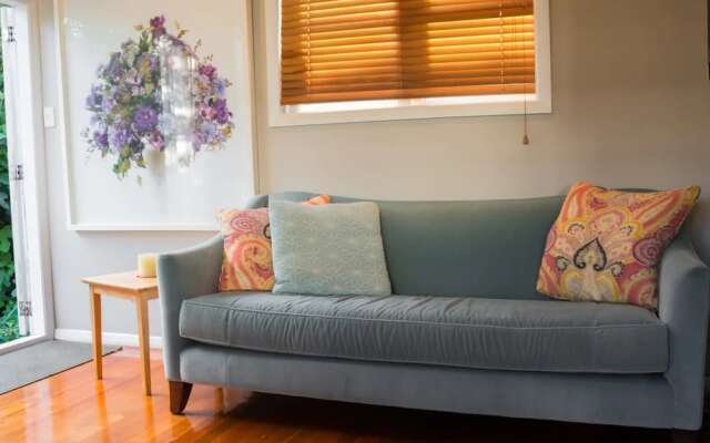 2 Bedroom Garden Oasis in Mount Eden
