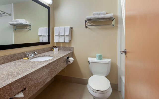 Best Western Plus Burlington Inn & Suites