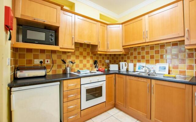 Gort Na Coiribe 4 Bedroom Duplex, by Shortstays