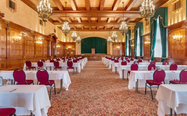 The Fort Garry Hotel, Spa and Conference Centre, an Ascend Collection Hotel