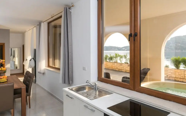 Apartment Frankie's Place - Two-bedroom Apartment With Terrace and Sea View