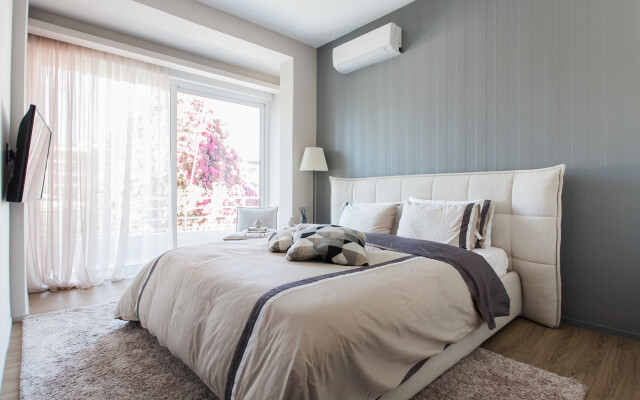 2BD Beachfront Apartment Athens Riviera by TheOlon