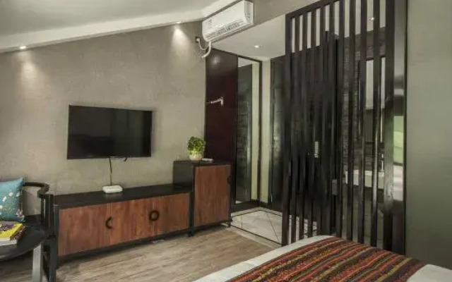 Longji Longbao Zhuangjia Hotel