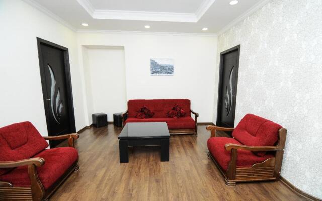 Elegant Modern Apartment