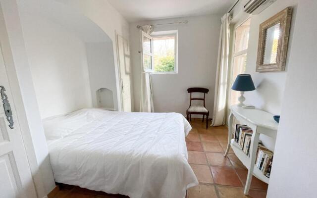 Belle villa Tropézienne/calme/piscine/3mn du centre