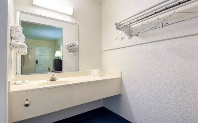 Motel 6 Anaheim Stadium - Orange