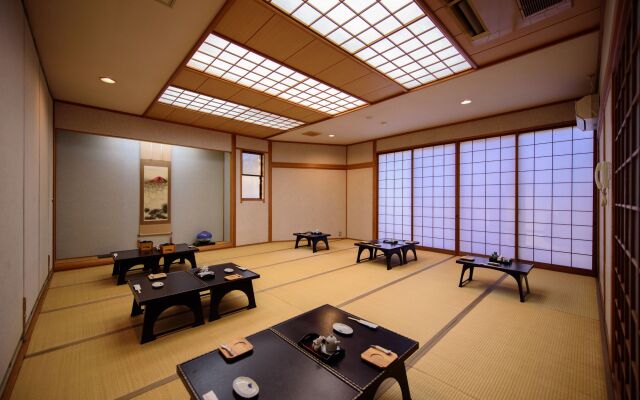 Yufuin Onsen Wafu Ryokan Tsuenosho