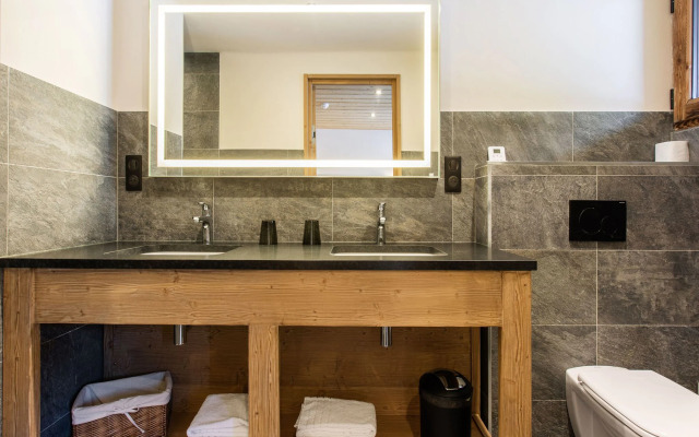 Lush Chalet in Champagny en Vanoise with Sauna