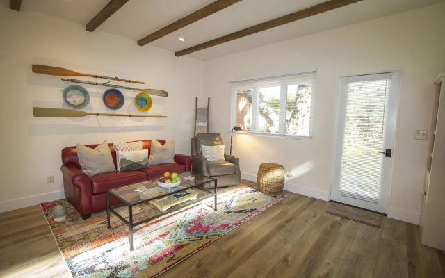 Newly Built Romantic Getaway in Carmel Woods