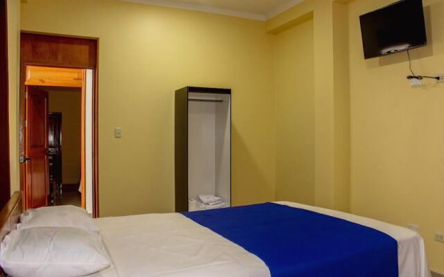 Hostal Cordillera Azul