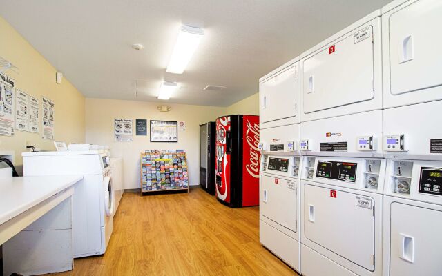 HomeTowne Studios By Red Roof Seattle - Kent/ Des Moines