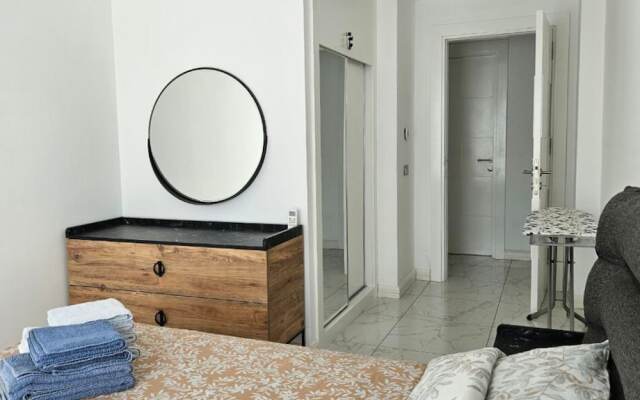 Serene Three-bedroom Retreat in Unforgettable Setting