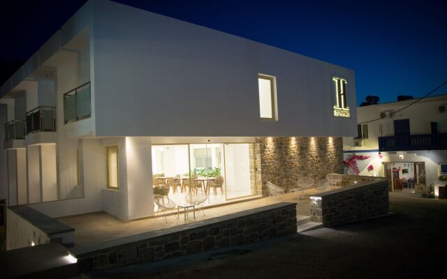 Zephyros Hotel