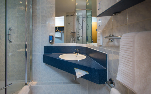 Holiday Inn Express Manchester - Salford Quays by IHG
