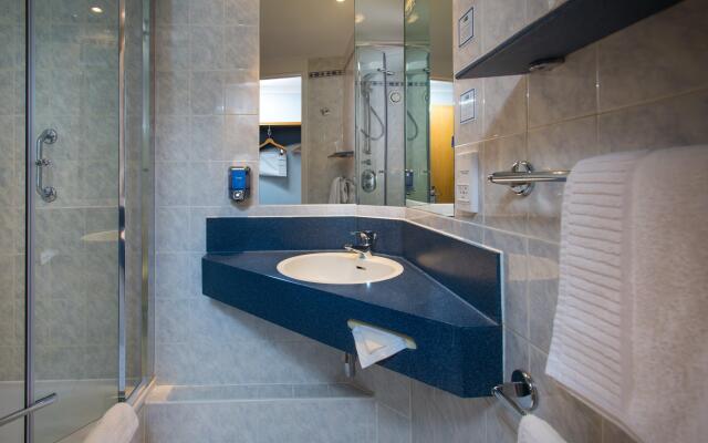 Holiday Inn Express Manchester - Salford Quays by IHG