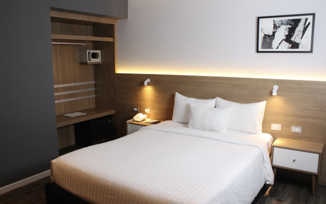 Habitat Hotel