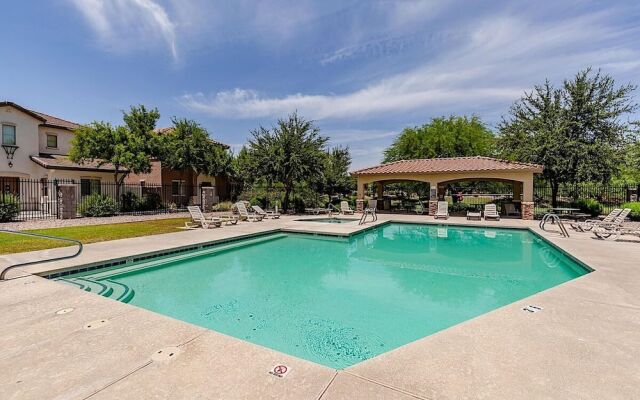 Farmhouse Surprise - 3 Bedroom by Casago