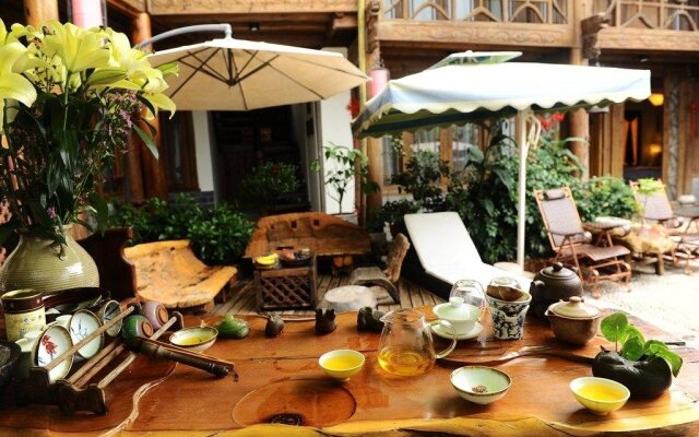 Lijiang on Road Mansion