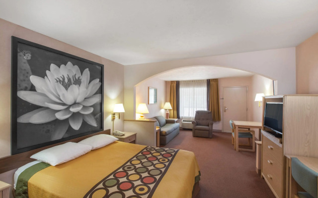 Super 8 by Wyndham Jasper TX