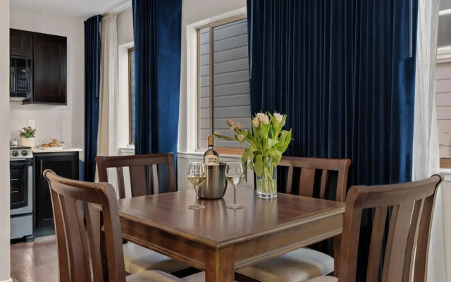 Suites At Fishermans Wharf