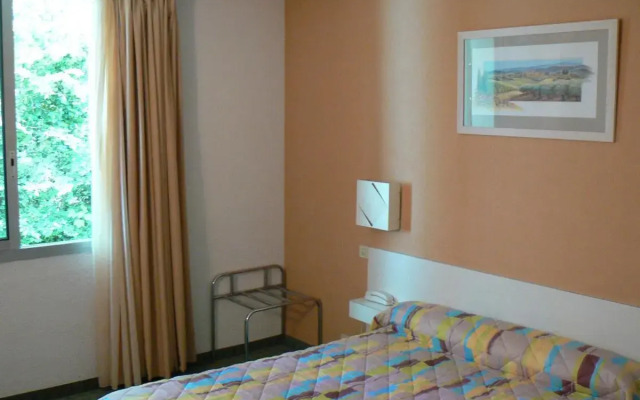 Logis Hotel Les Chênes