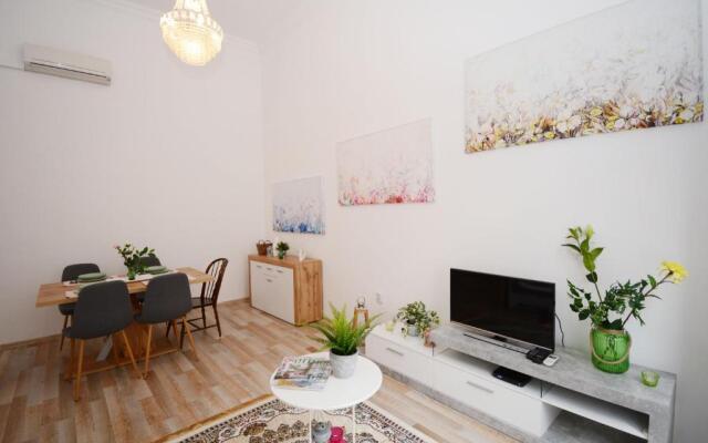 Lillybeth City Center Apartments