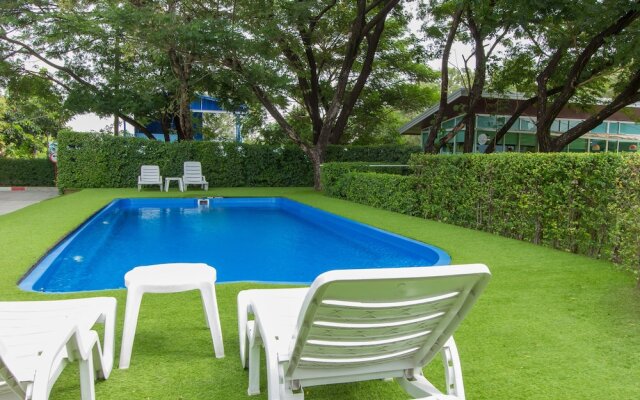 Big Tree Residence Suvarnabhumi