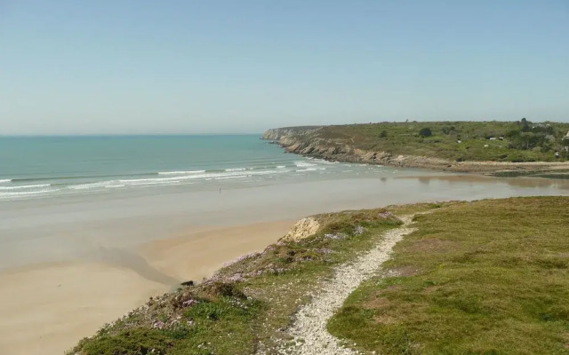 Holiday Home With sea Views, Roscanvel
